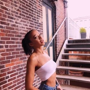 Meet your Posher, Tavia